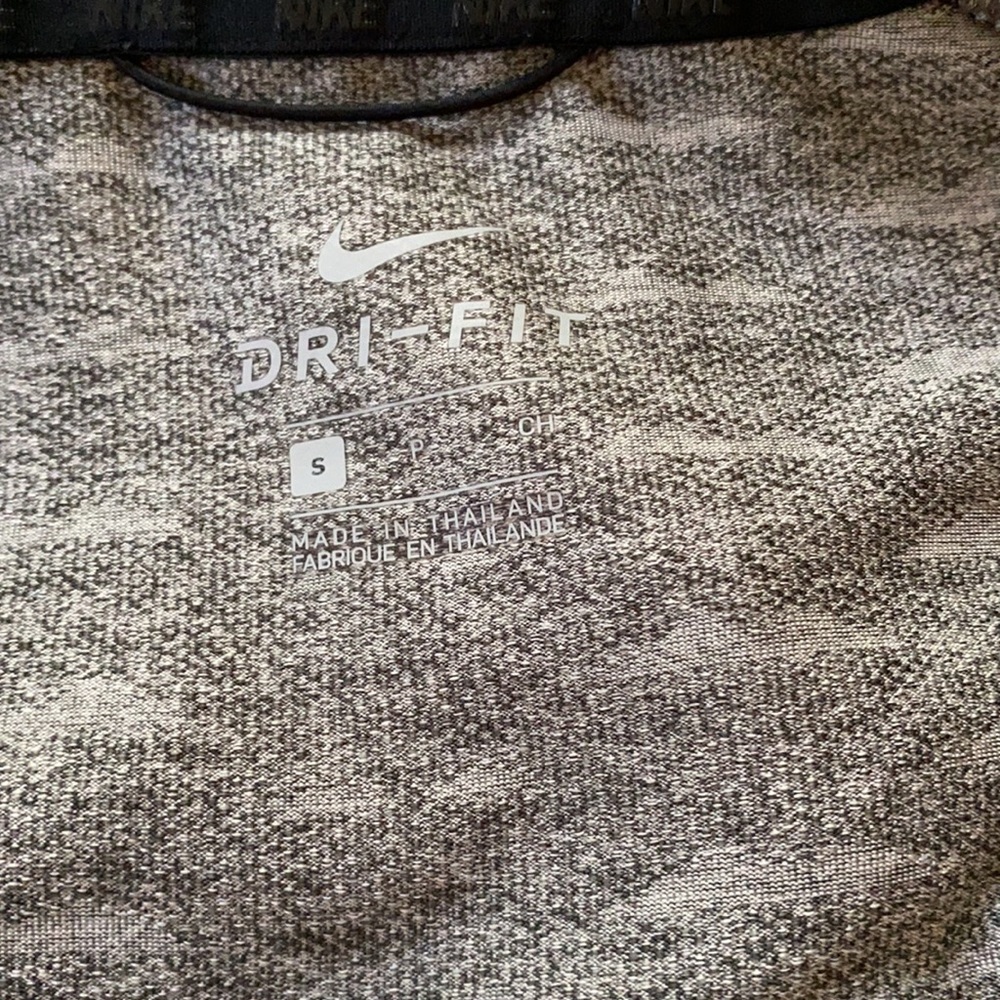 Nike dri-fit jacket - Picture 3 of 4